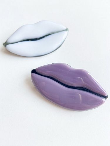 set брошь pj murano lips purple & white от интернет магазина Прибалтийский трикотаж